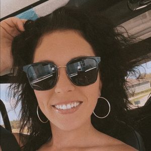 Meet your Posher, Meagan